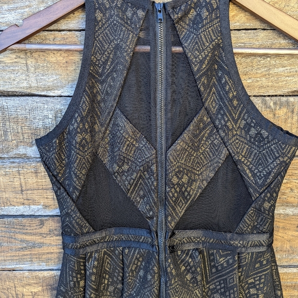 Parker Milana Metallic Brocade Dress - Picture 7 of 9